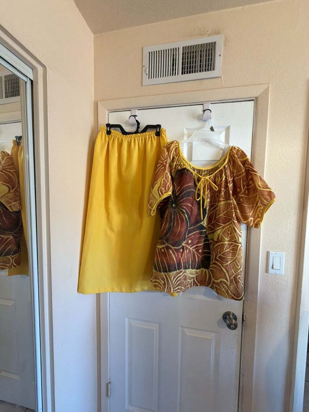 Samoan Puletasi Floral Puff Sleeve Blouse and Elastic Waist Skirt Two-Piece Set